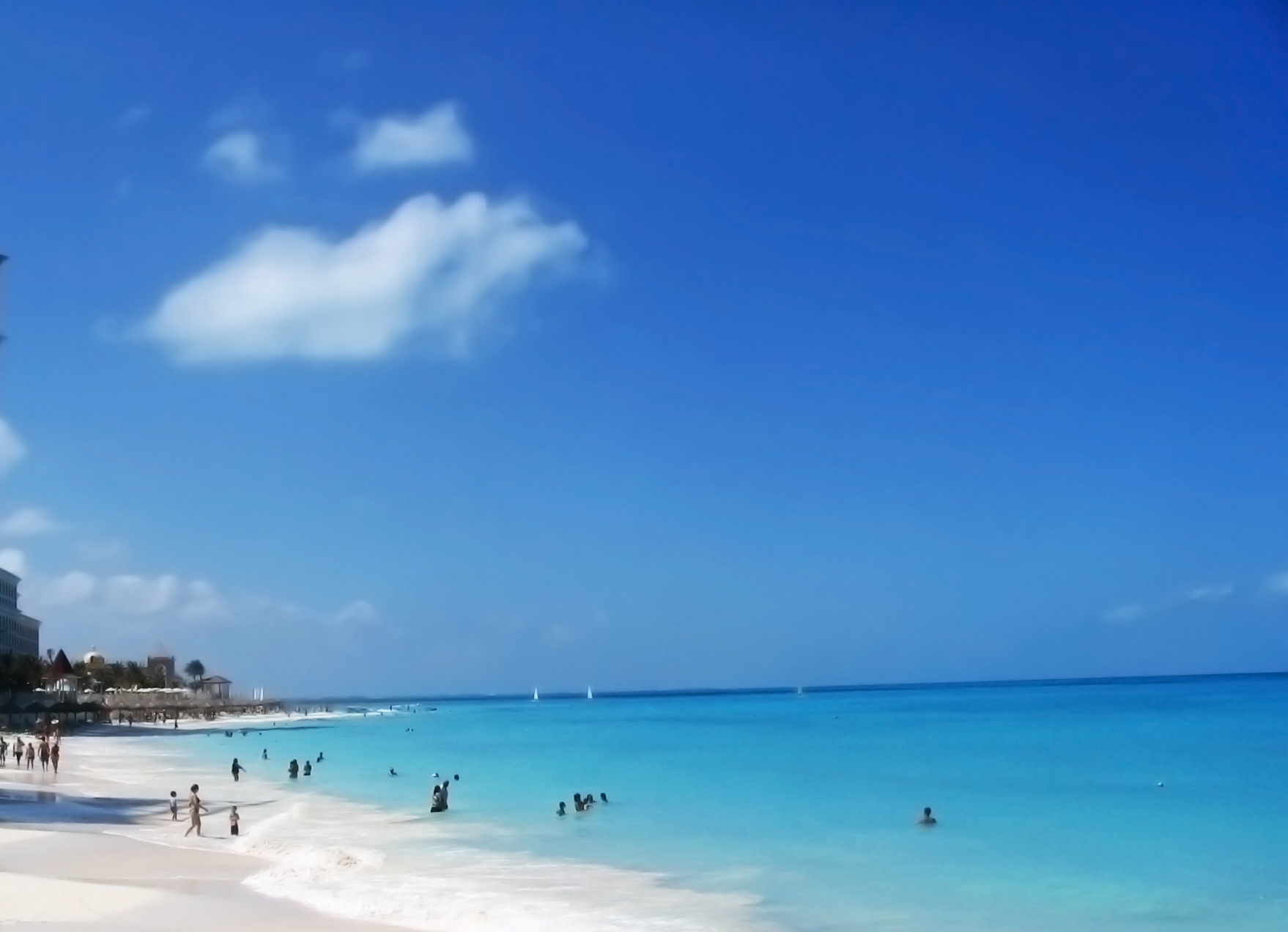 beach-caracol-travel-in-Park-Royal-Cancun