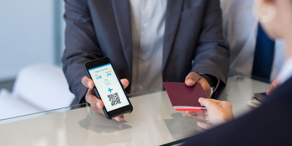 royal-holiday-smartphone-con-un-boleto-de-avion-dentro-de-el Travel Tuesday