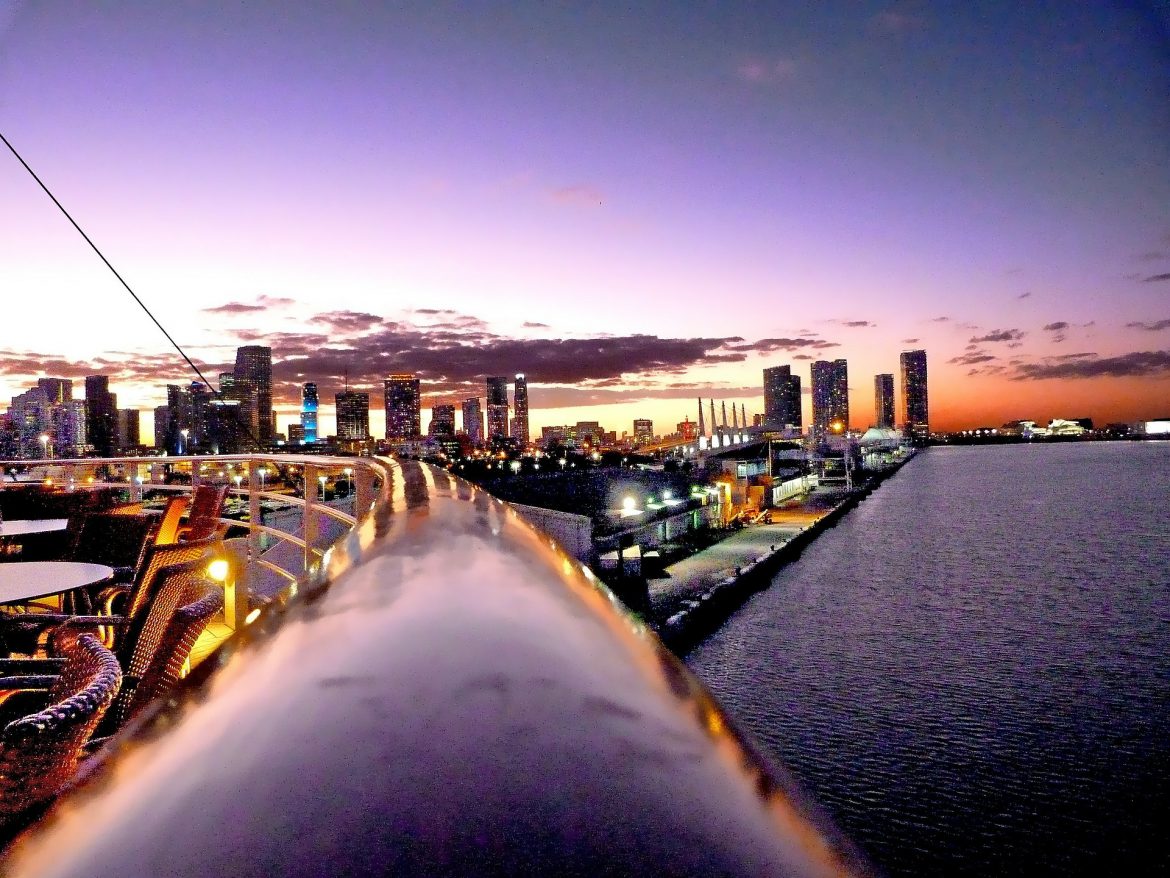 ROYAL-HOLIDAY-ATARDECER-MIAMI