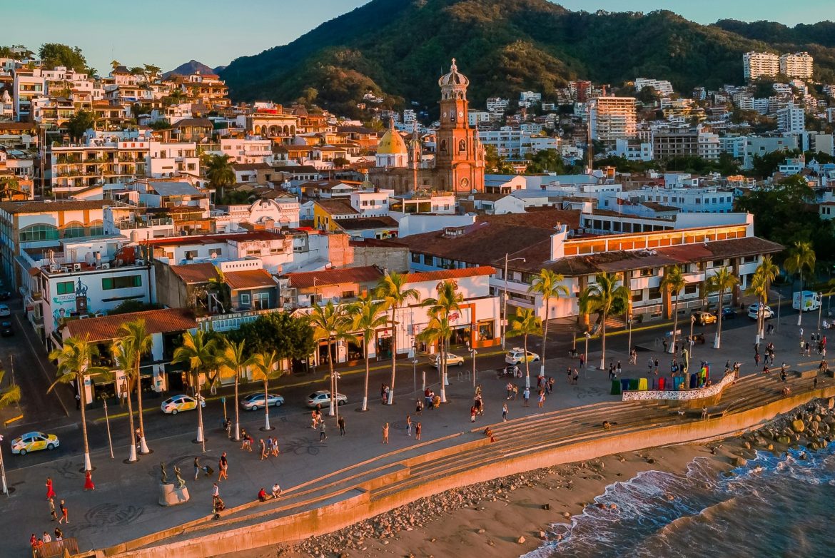 aliux-saavedra-cantellano-kE_BoaKJvjQ-unsplash Playas de Vallarta