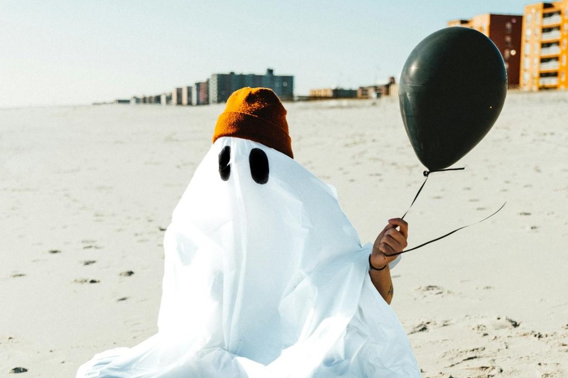 pexels-ryan-hiebendahl-94536533-9197531 Halloween